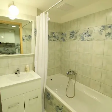 Velence Spa Lake Apartman * Веленце